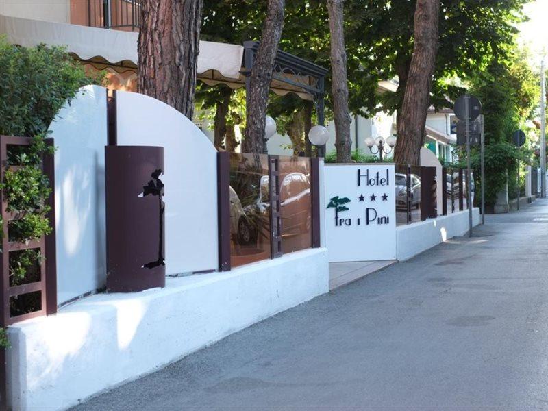 Hotel Fra I Pini Rimini Kültér fotó