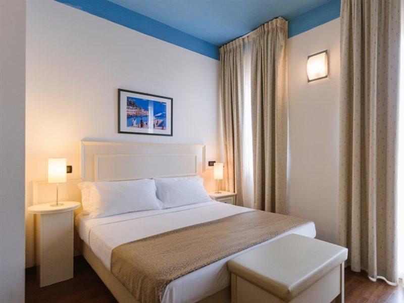 Hotel Fra I Pini Rimini Kültér fotó