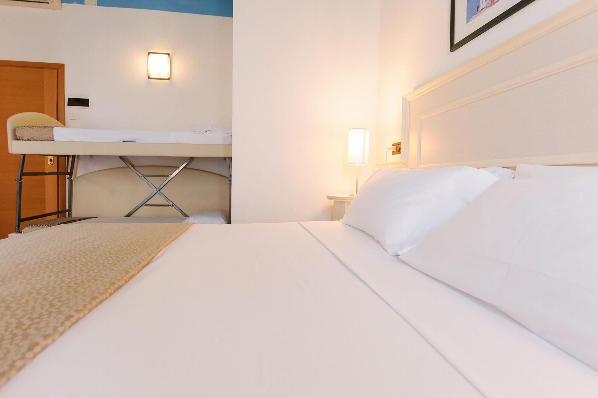 Hotel Fra I Pini Rimini Kültér fotó