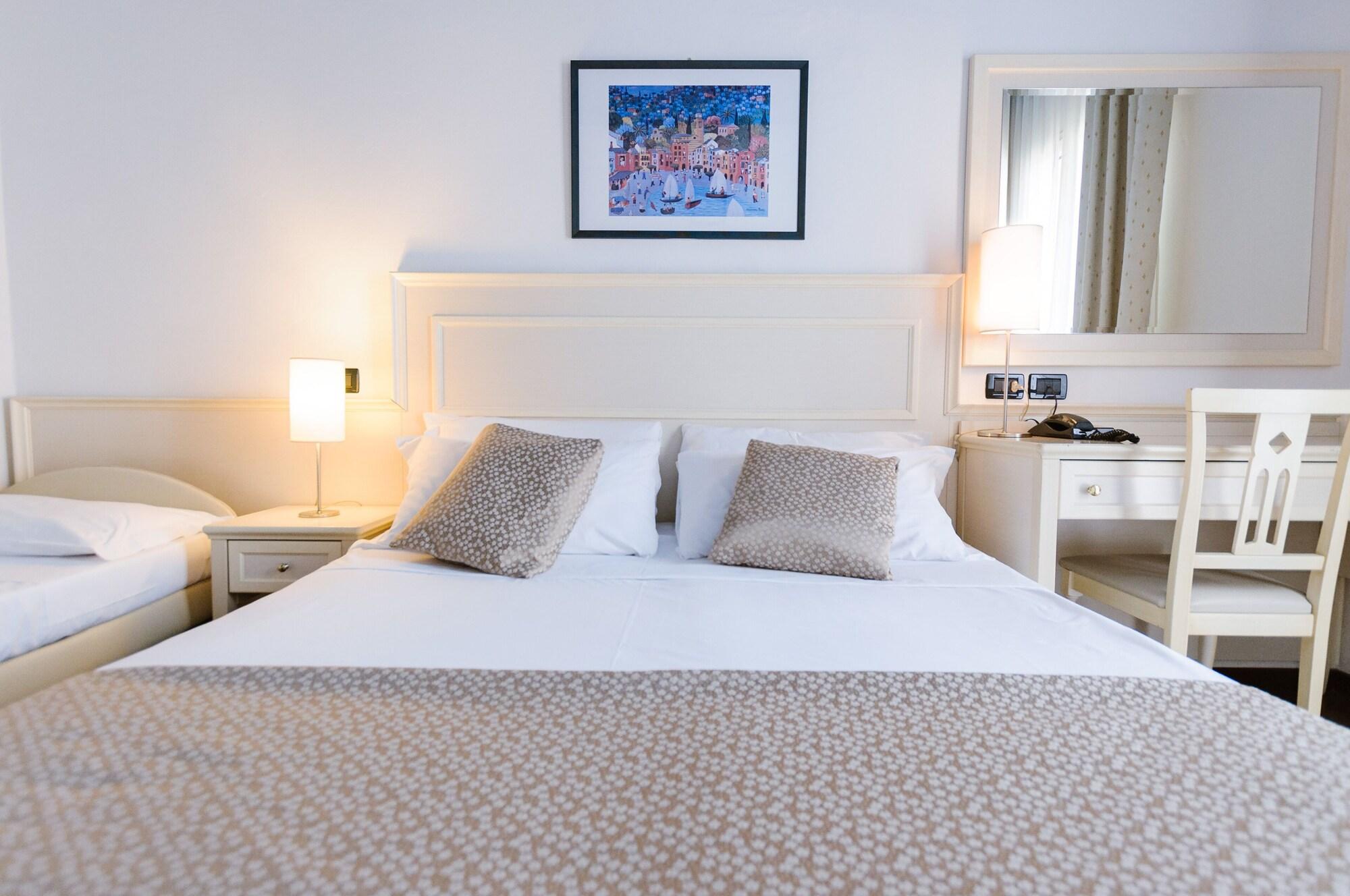 Hotel Fra I Pini Rimini Kültér fotó