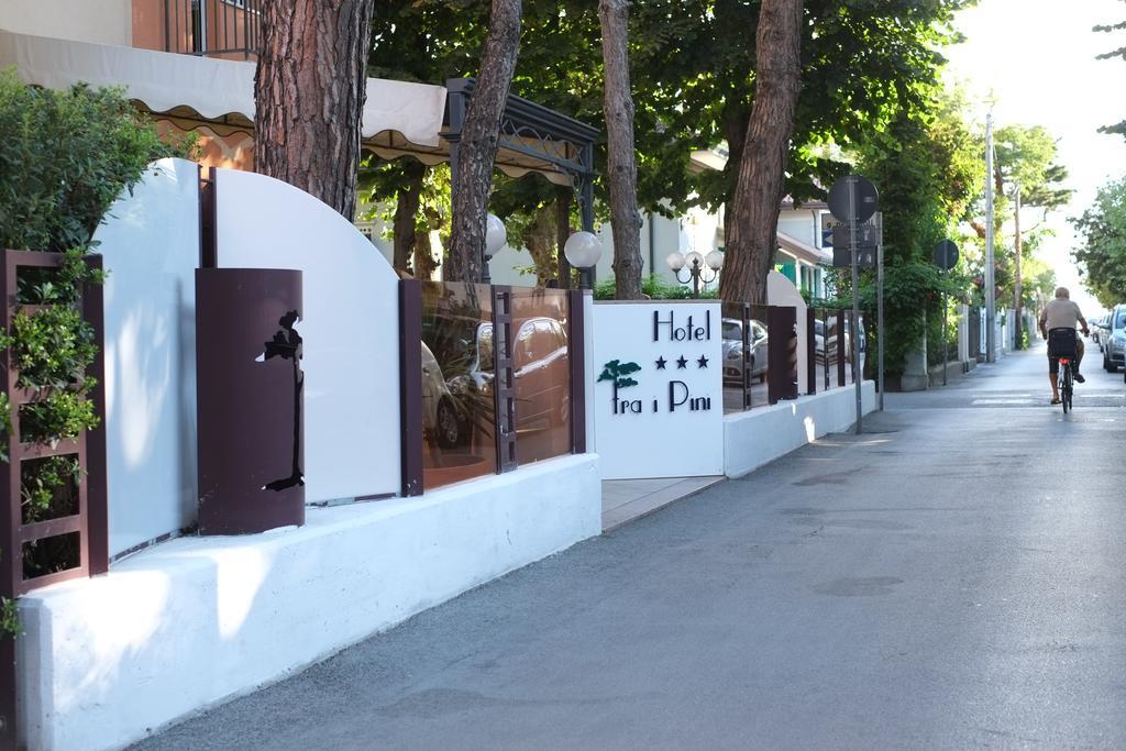 Hotel Fra I Pini Rimini Kültér fotó