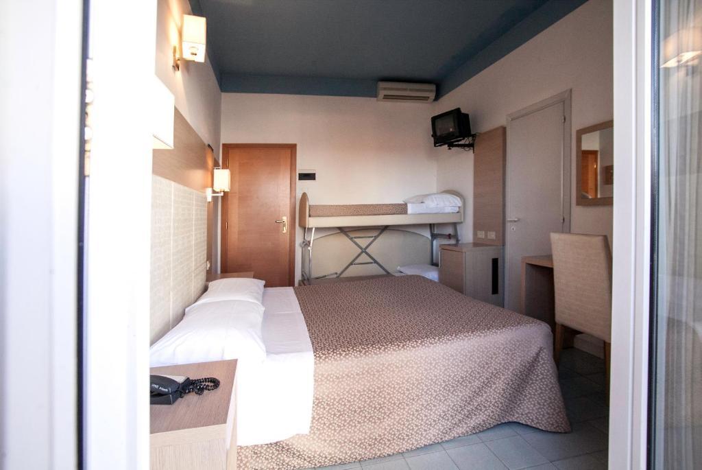Hotel Fra I Pini Rimini Kültér fotó