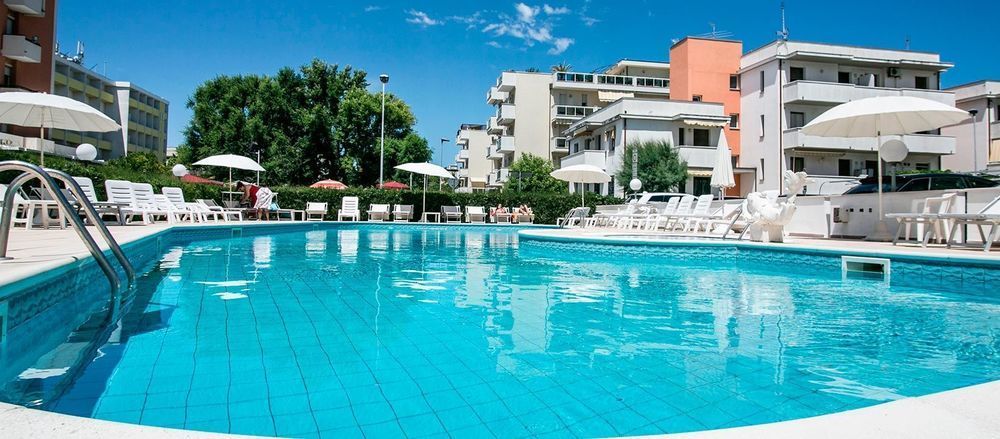 Hotel Fra I Pini Rimini Kültér fotó